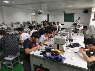 汽車(chē)與機(jī)電工程學(xué)院成功舉辦“電子產(chǎn)品安裝與調(diào)試”校級(jí)技能競(jìng)賽
